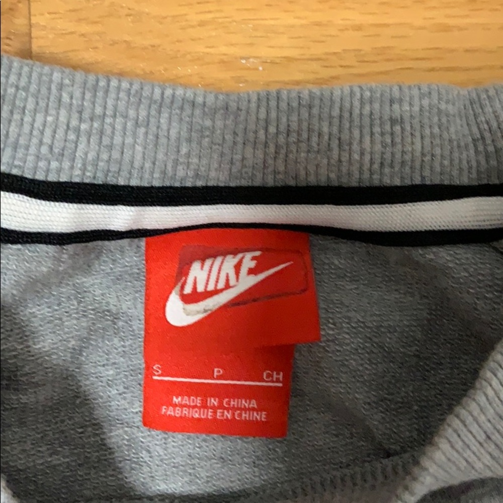 Nike crew neck - Picture 2 of 3